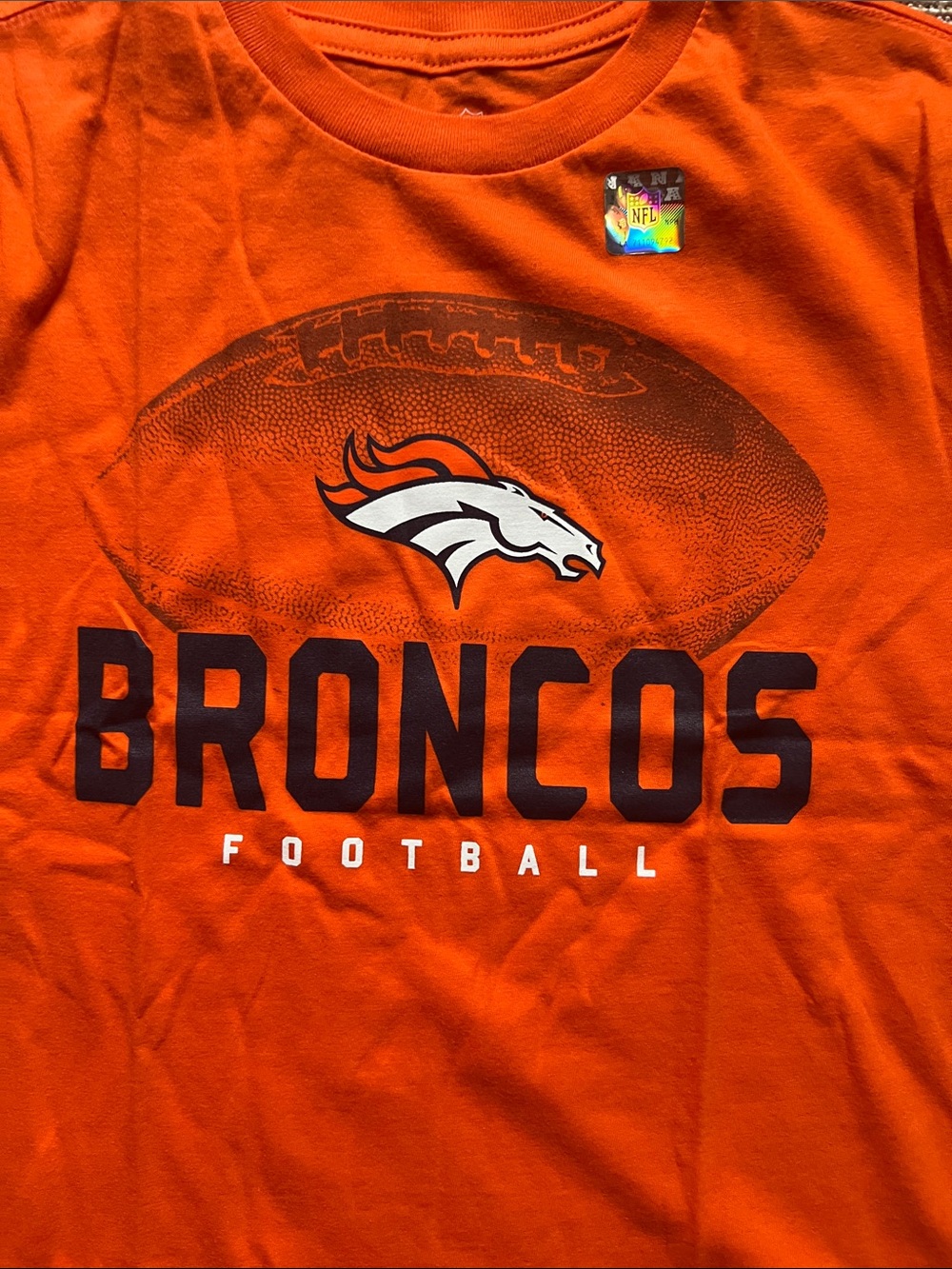 Denver Broncos Orange Football NFL T-Shirt size Large 10/12 - Picture 4 of 4